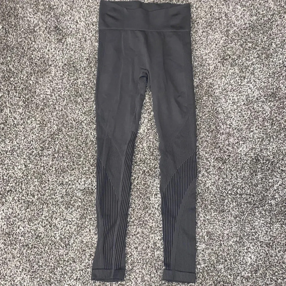 Zyia Gray Grid Performance Hi-Rise 7/8 Length - Picture 1 of 5